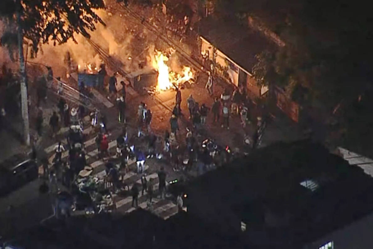 After death during police action, Paraisópolis has a night of attacks, fire and gunshots