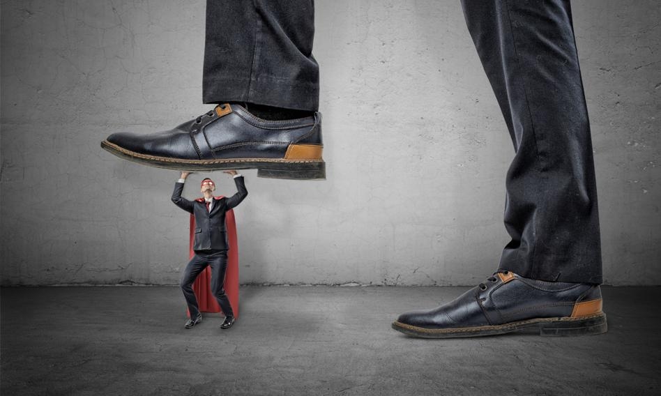 Net als David en Goliath bekritiseert Patronite YouTube omdat het bedrijf zijn concurrenten discrimineert.