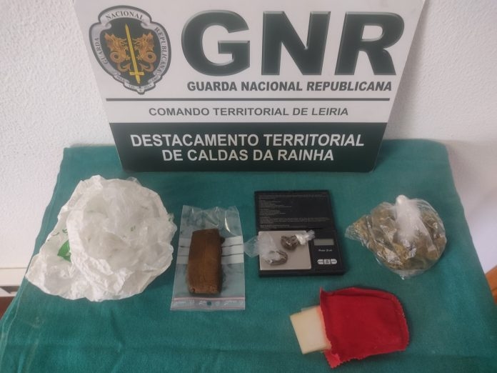 Dois homens detidos no Bombarral por suspeitas de tráfico de canábis