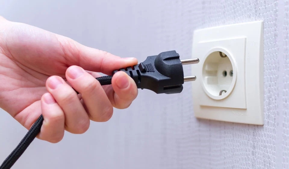 Electricity has returned to the homes of residents of the Trade Side