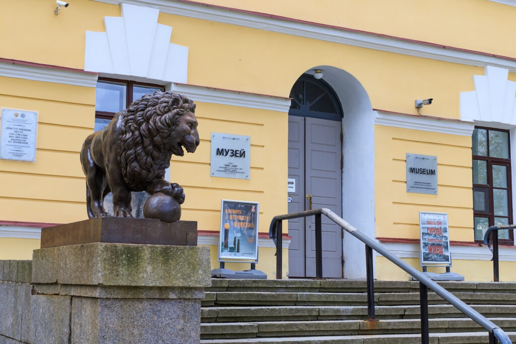 To survive, to preserve, to restore: about the connection between the 80th anniversary of the Great Victory and the 160th anniversary of the Novgorod Museum-Reserve