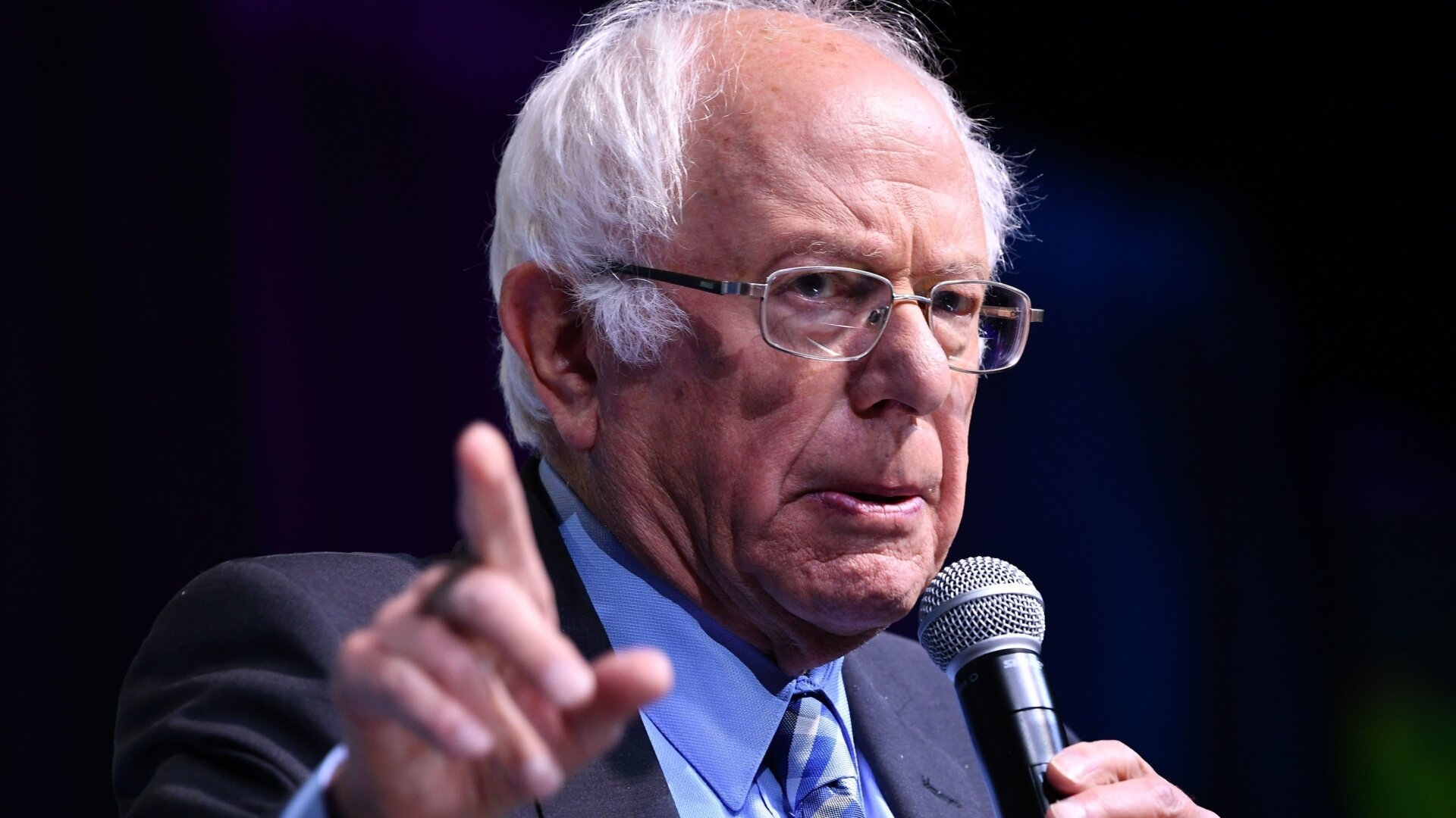 Bernie Sanders Reveals the AI ‘Doomsday Scenario’ That Worries Top Experts