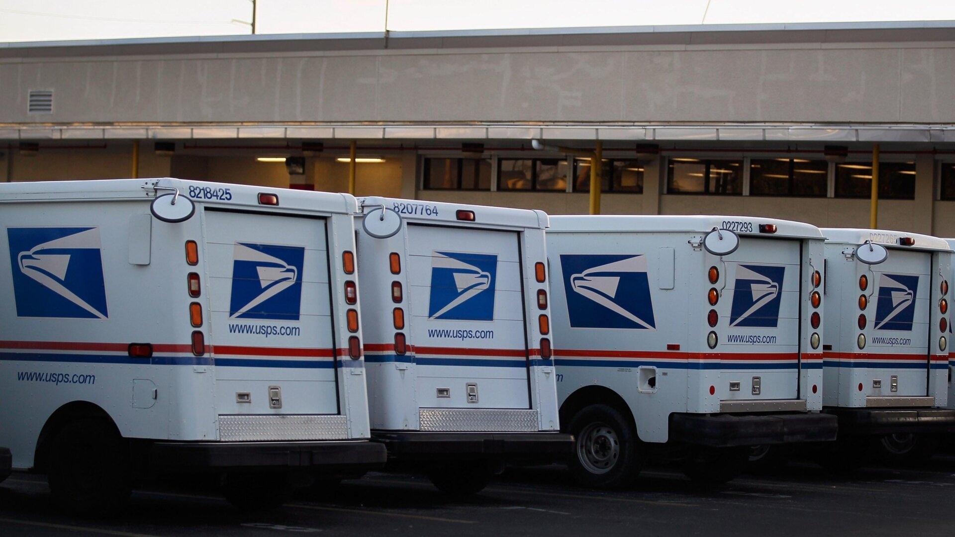 El Servicio Postal de Estados Unidos (USPS) se suma a la ofensiva antiinmigrante de Trump