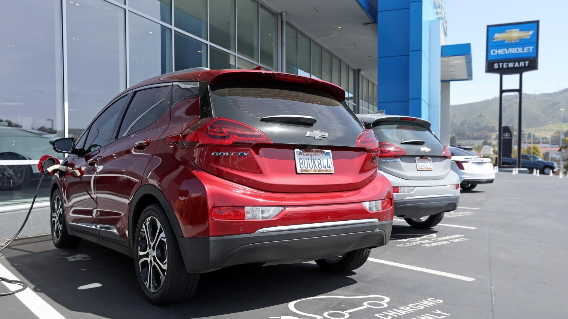 GM Says It Will Take a $1.6 Billion Hit as EV Sales Plunge