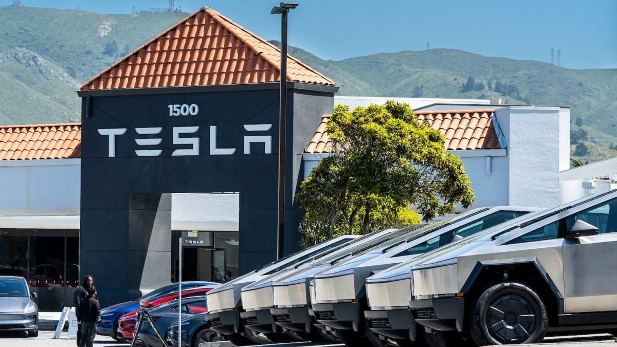 Tesla Is Losing the EV War to Chinese Carmakers