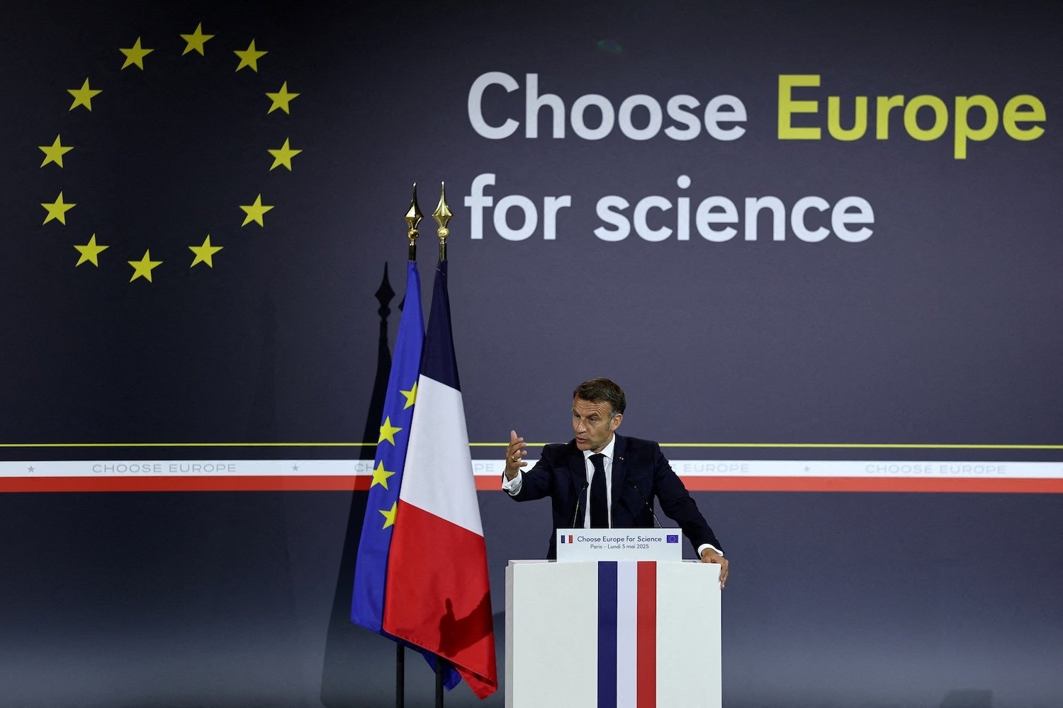 Europa presenta un plan de 565 millones de dólares para atraer científicos estadounidenses mientras Trump recorta la financiación de la investigación básica.