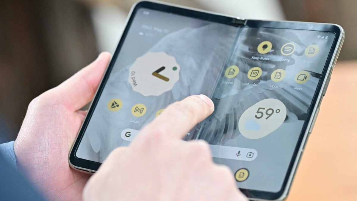 Android Katlanabilir Cihazları Çözdüğüne Göre Artık Bir Kapaklı iPhone'a İhtiyacımız Var