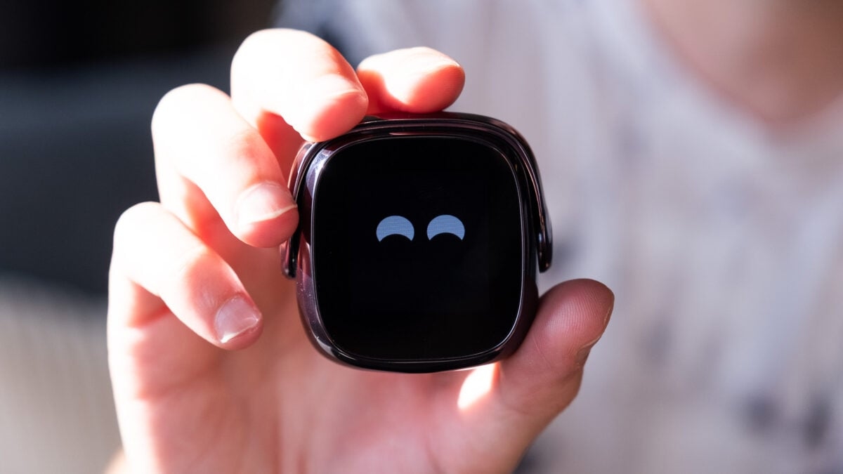 These Wireless Earbuds Have a Screen, ChatGPT, and a Cute Robot Face—but They Sound Terrible