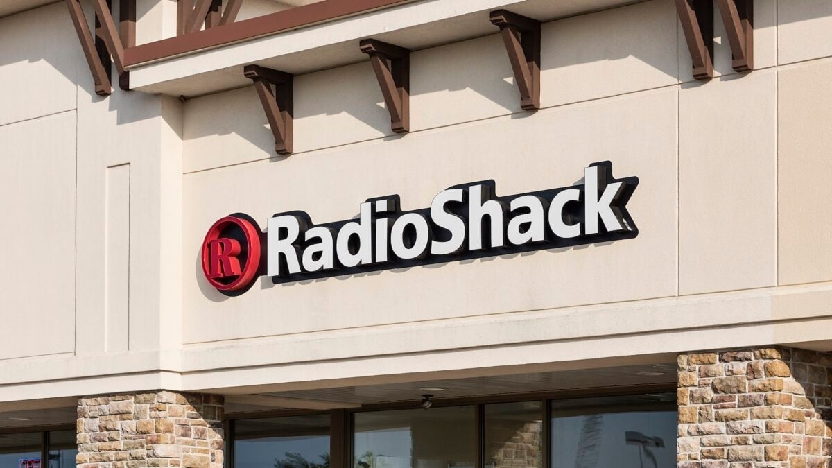 Los federales afirman que la empresa que compró RadioShack estaba ejecutando un esquema Ponzi de 112 millones de dólares
