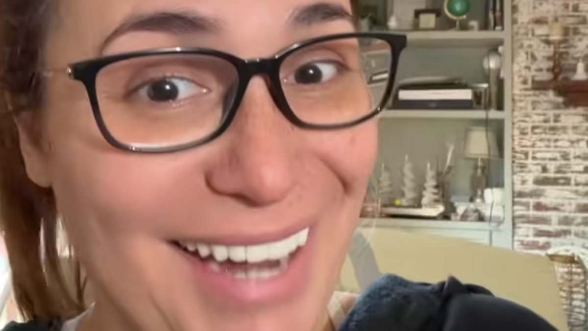 Woman shares baffling experience with younger doctor during slang-filled check-up