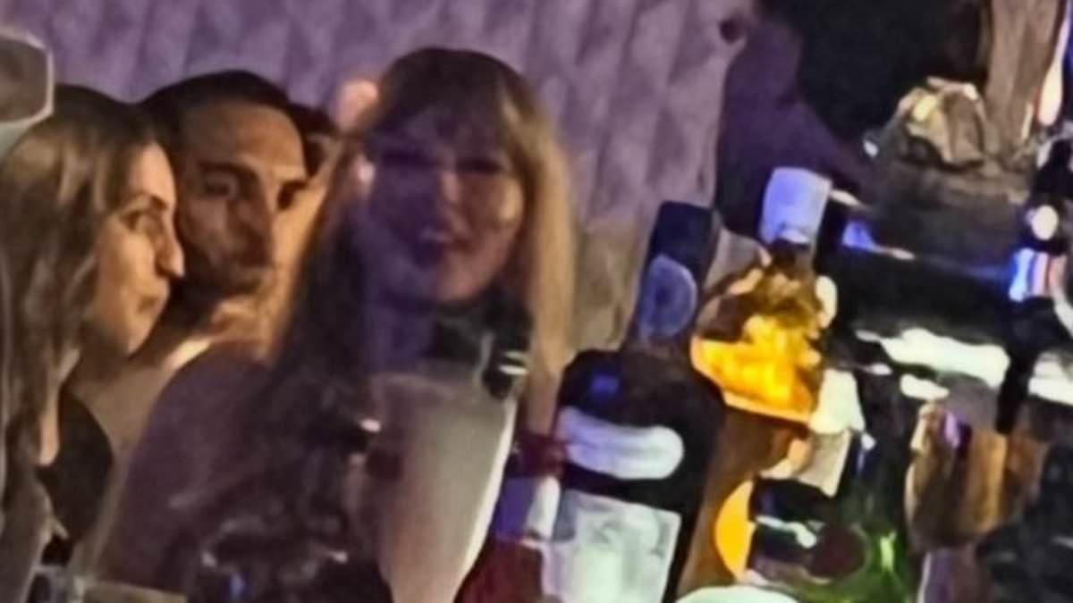 Taylor Swift, NFL yardım etkinliğinin açılış gecesinde Nashville'de Travis Kelce'ye katılıyor