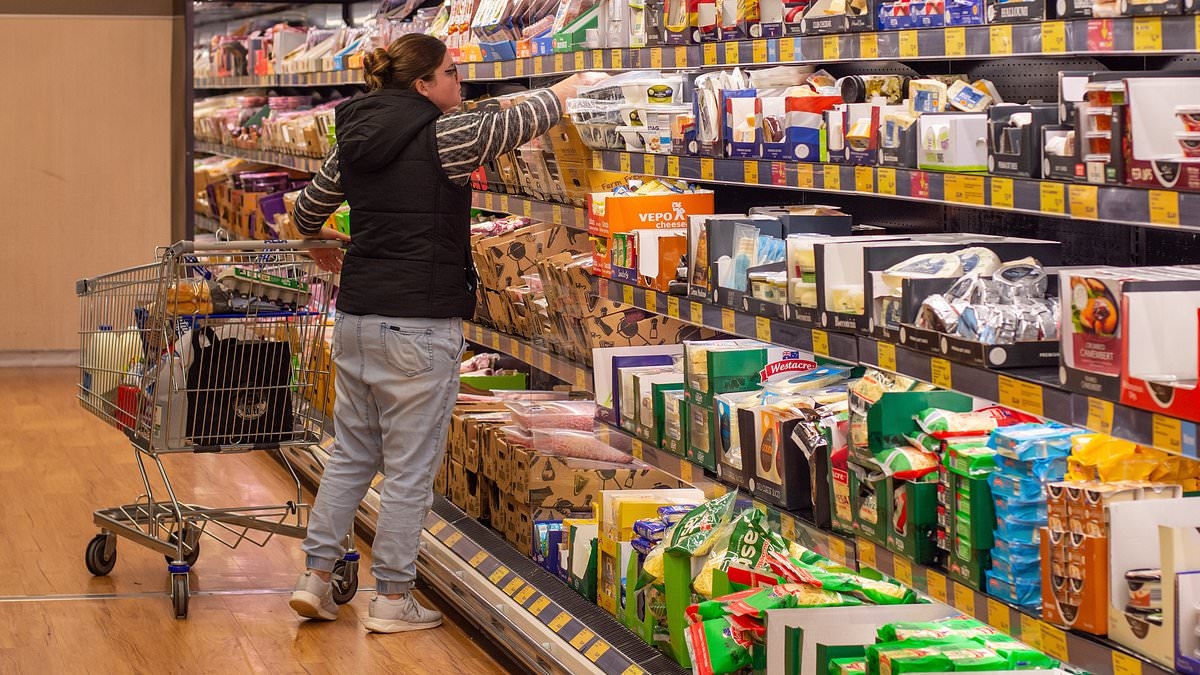 Три продукта, которые повседневно употребляются экспертами по долголетию, советуют ИЗБЕГАТЬ, чтобы снизить риск развития деменции