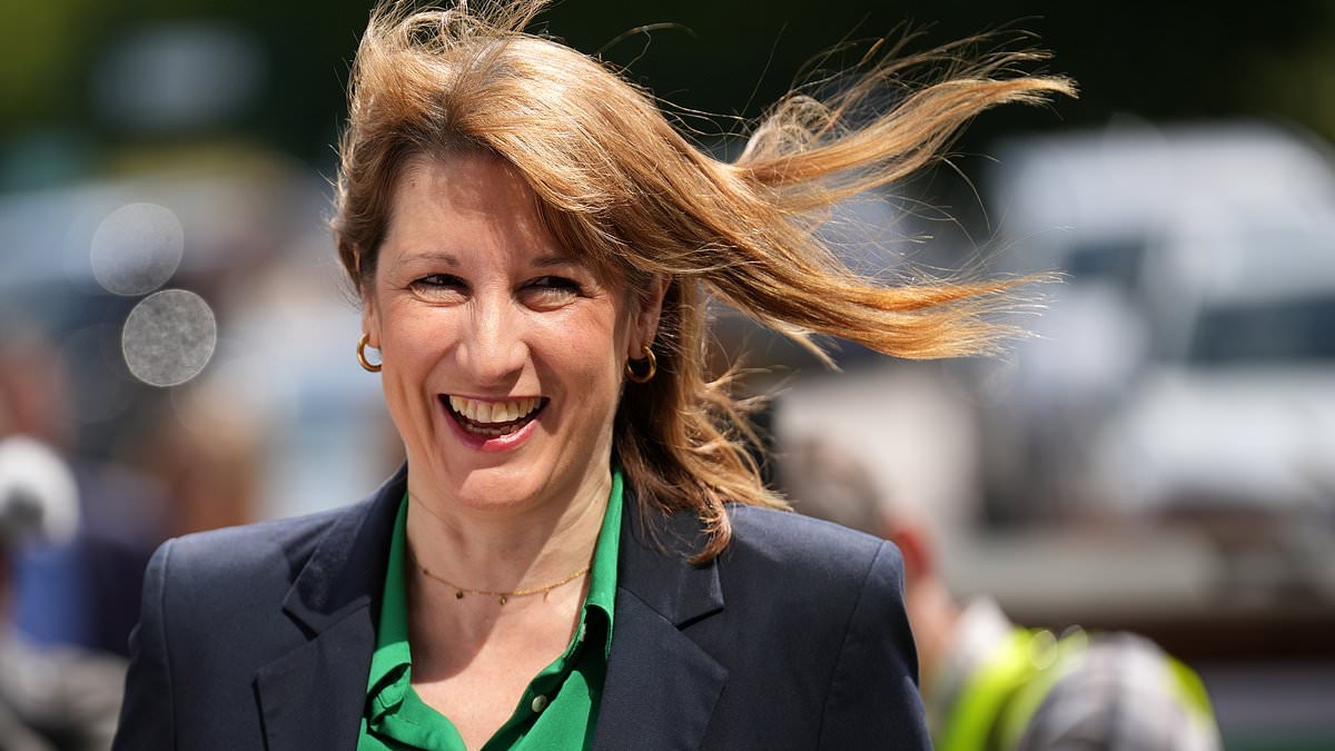 Será que Rachel Reeves ousaria aumentar o imposto de renda? Este é o podcast Money.