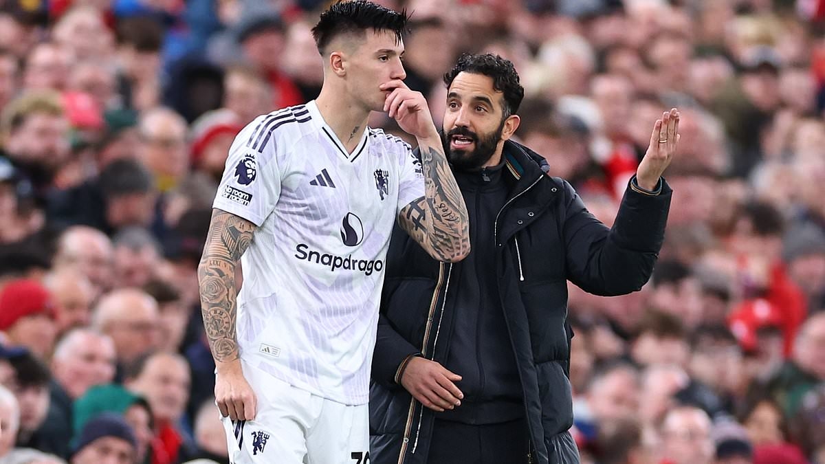 Ruben Amorim chama Benjamin Sesko de "maníaco por controle" e admite que ele está "com dificuldades" para se adaptar ao Manchester United, dando conselhos brutalmente honestos ao atacante depois que Gary Neville classificou a contratação de 73 milhões ...