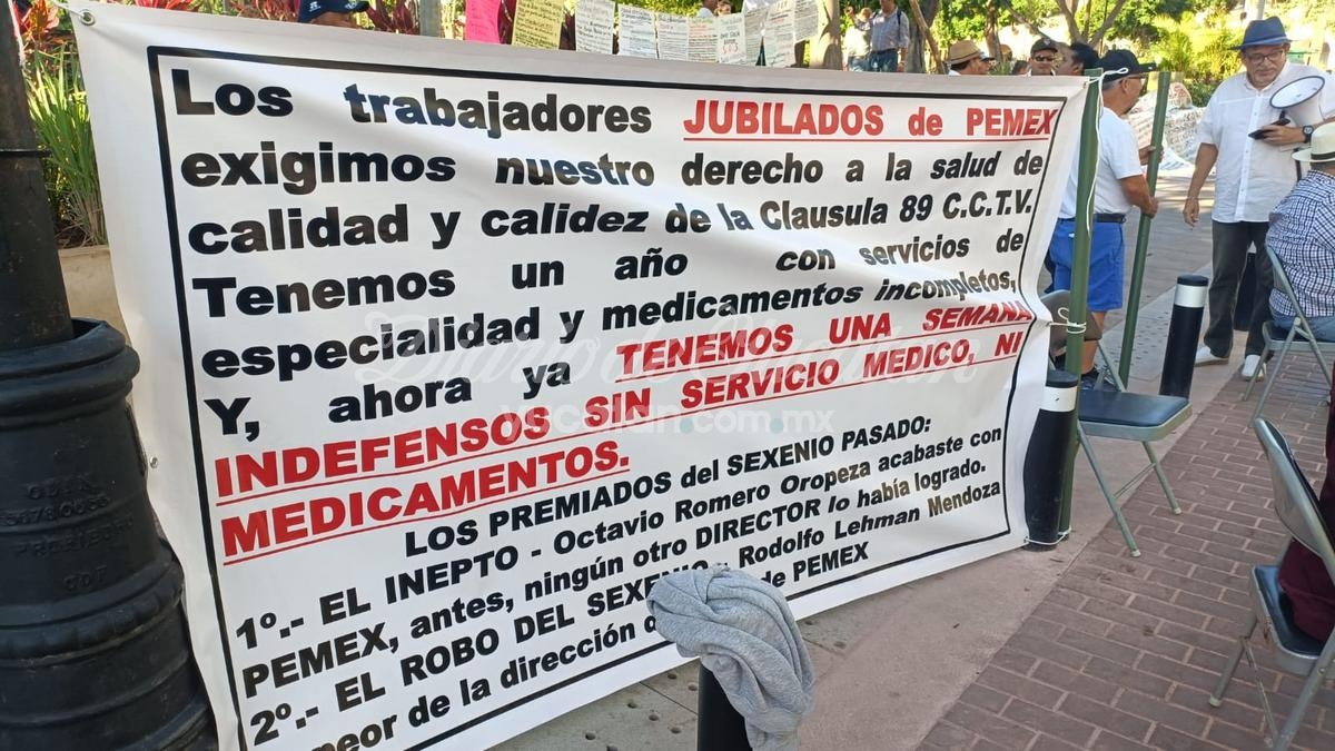 Aposentados e pensionistas da Pemex protestam em Mérida