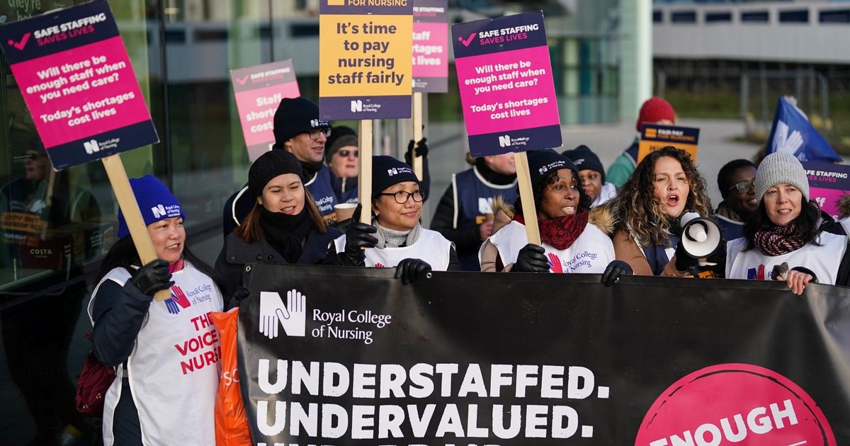 Nurses strike threat rises as data shows they're now £8,000 worse off a year