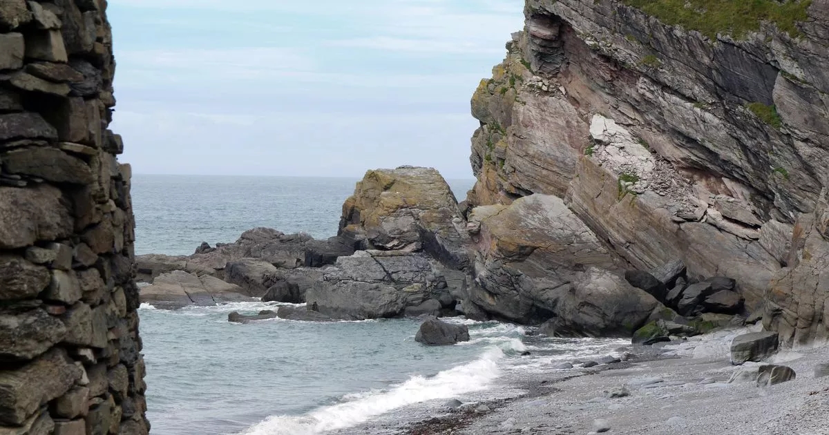 Hidden beach no one knows about is hiding amazing secret