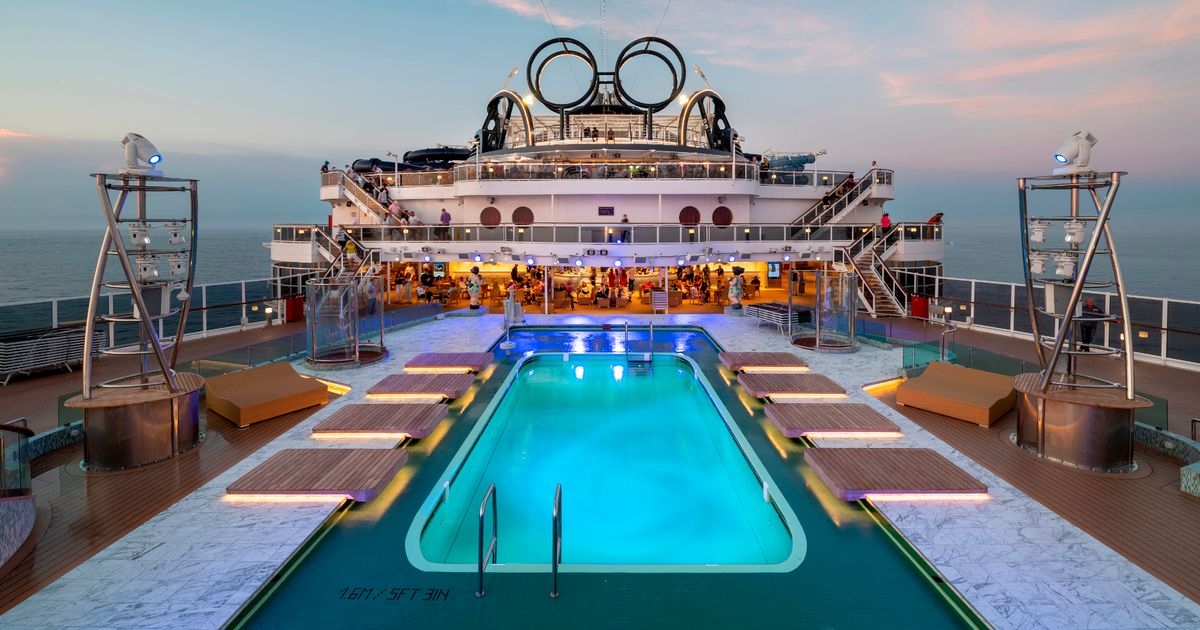 Lo que realmente sucede bajo la cubierta de un crucero queda al descubierto, según lo cuenta un experto