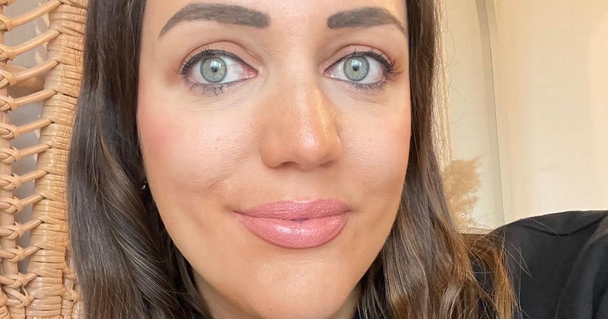 'Yağlı cildimde Estée Lauder'ın Double Wear Pudra Fondötenini denedim'