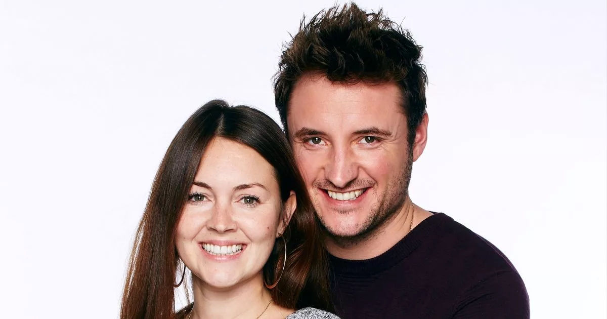 A despedida chorosa de Lacey Turner, de EastEnders, ao seu "melhor amigo" após a saída de Martin Fowler