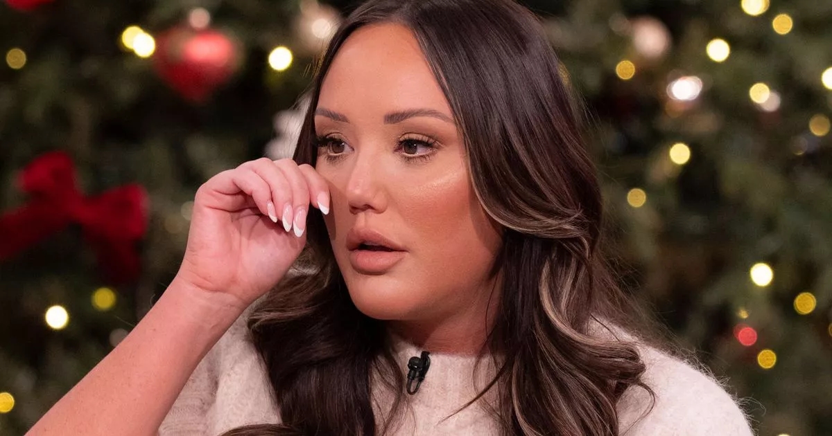 Charlotte Crosby é vista soluçando incontrolavelmente após gangue invadir sua luxuosa casa