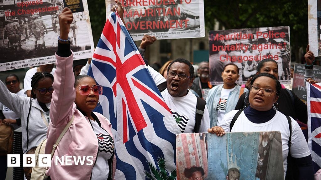 Il Regno Unito firma un accordo da 101 milioni di sterline all'anno per cedere le Isole Chagos
