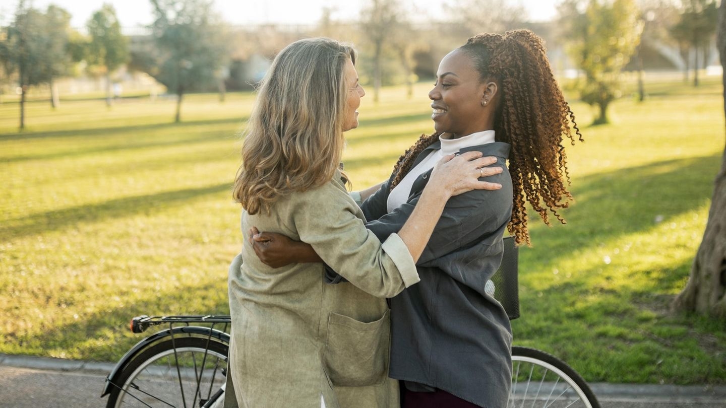 Segundo psicólogo de Harvard: 2 perguntas revelam se alguém realmente gosta de você