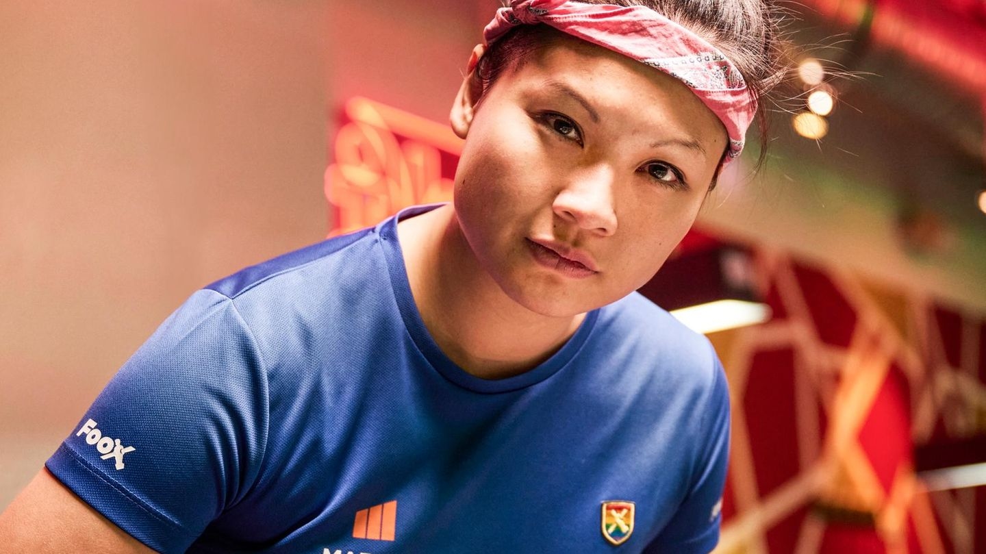 "At the table I become a lioness": How does one become a professional table football player, Linh Tran?