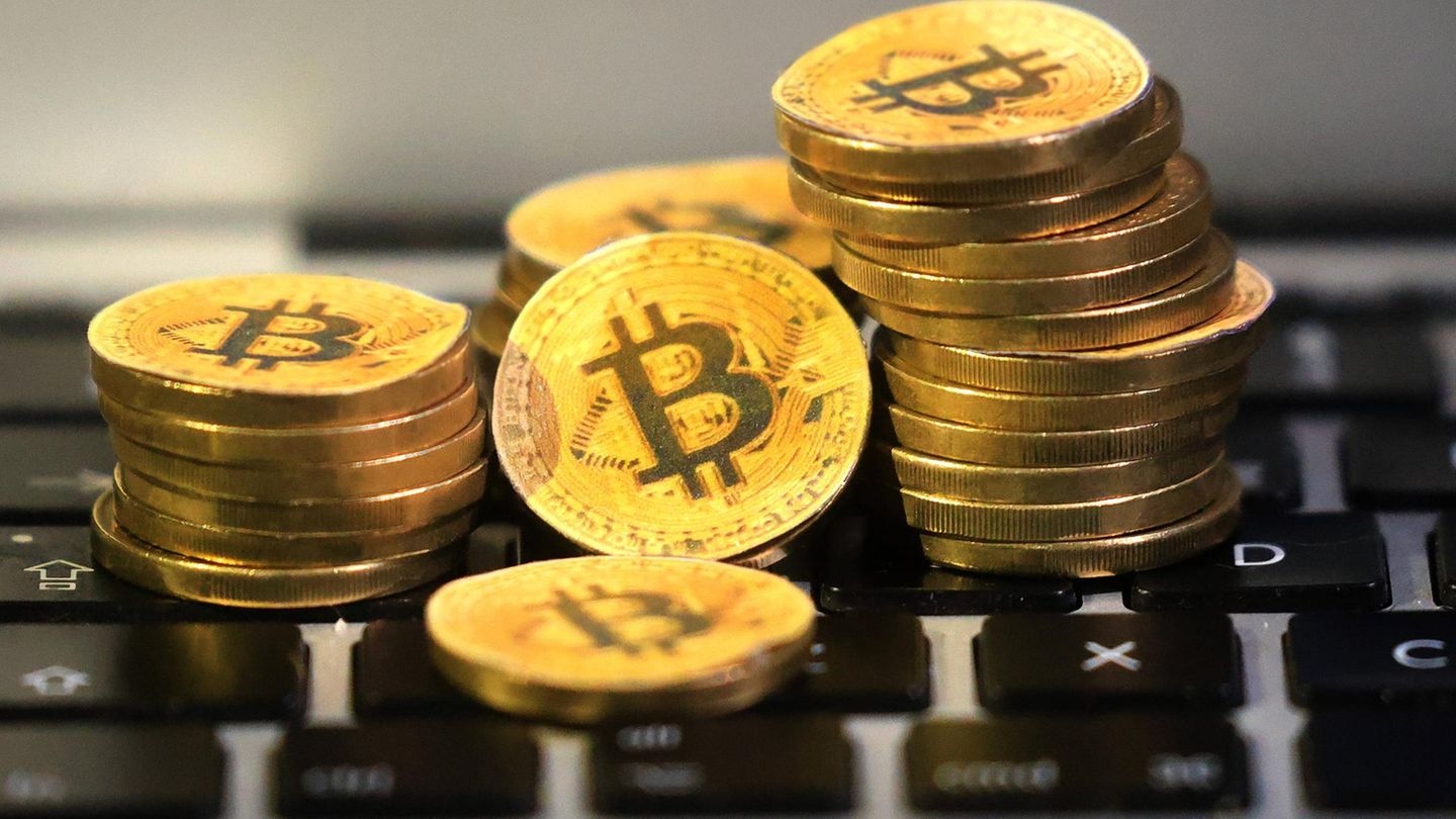 Criptovaluta: il prezzo del Bitcoin raggiunge un nuovo massimo: vale ancora la pena acquistarlo?