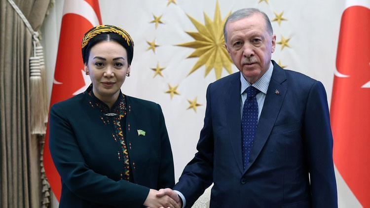 Il presidente Erdoğan ha ricevuto Gulmanova