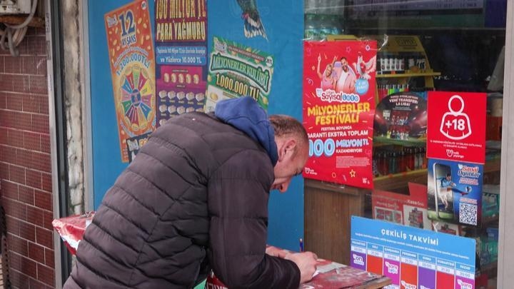 Главный приз в лотерее Crazy Numerical Lotto снова перешел в разряд победителей! Сумма превысила 627 миллионов турецких лир, достигнув самой высокой суммы в истории турецких азартных игр.