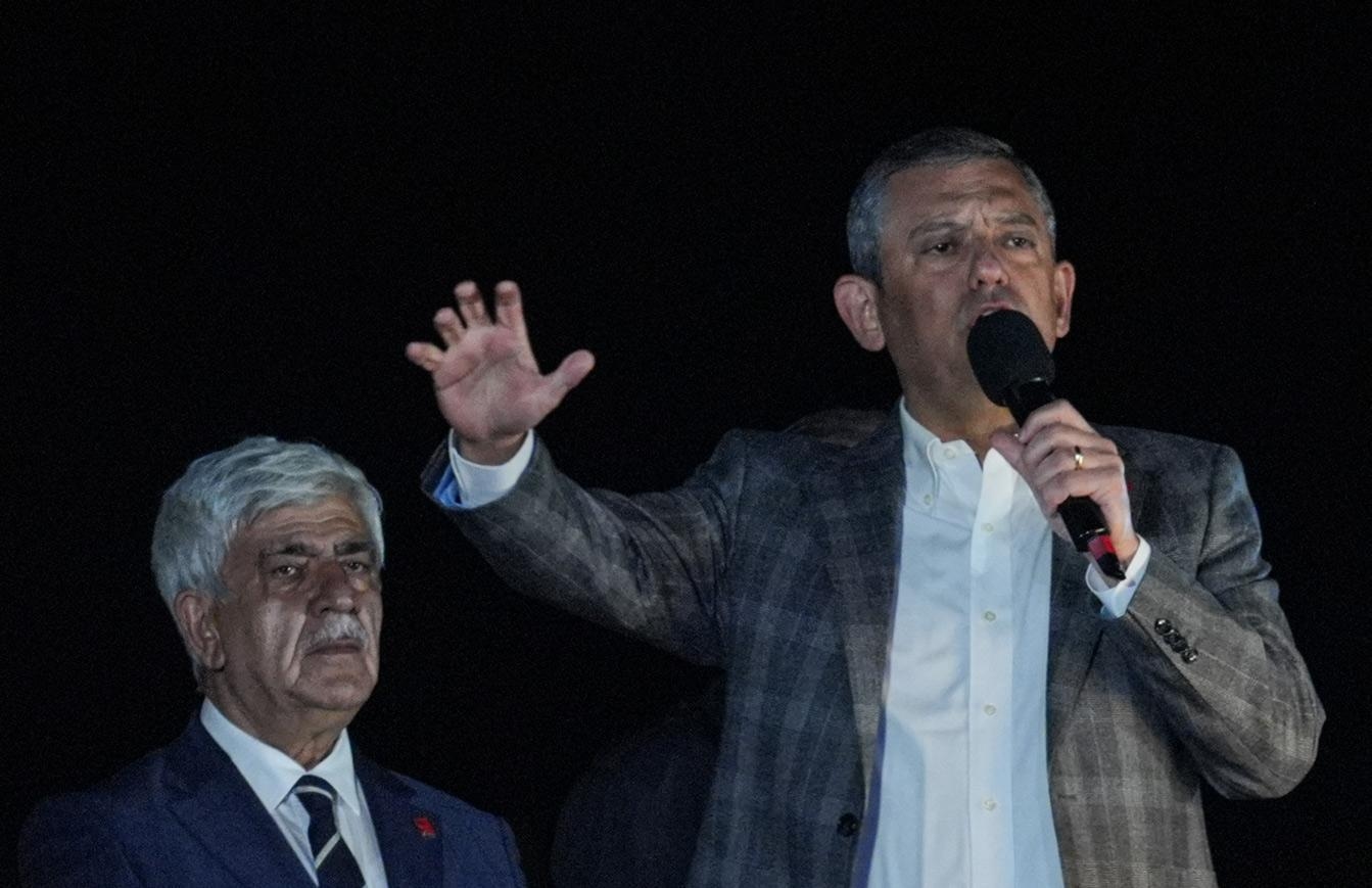Przewodniczący CHP Özel przemawiał na wiecu swojej partii w Silivri