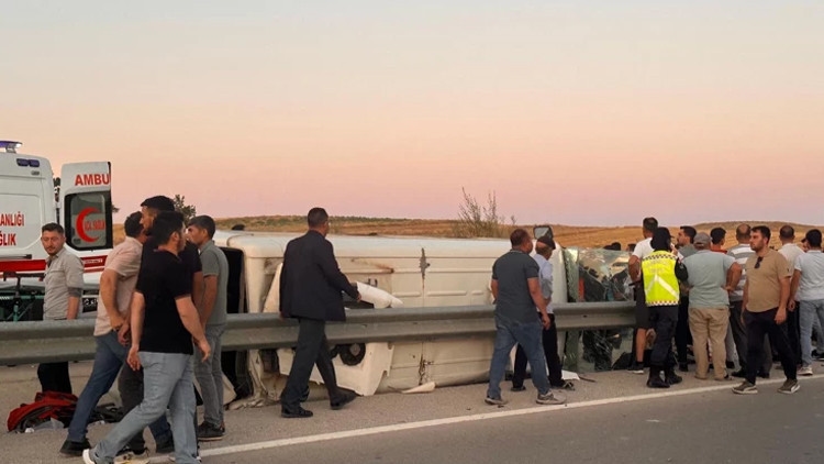Terribile incidente: 10 feriti, 3 gravi