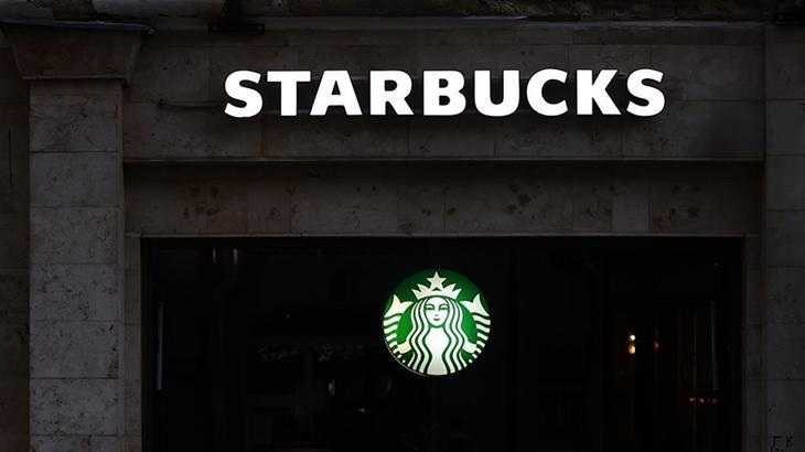 Starbucks entlässt über 1.000 Mitarbeiter