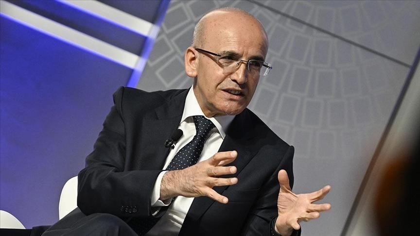 Minister Şimşek führt intensive bilaterale Treffen in London durch