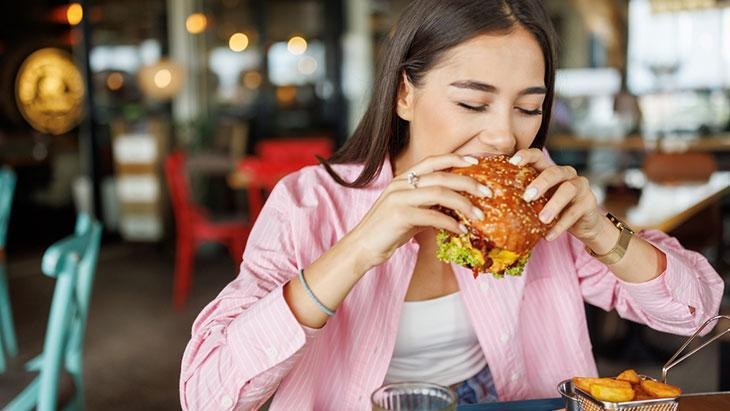 Cozinhe em casa e viva com saúde! Comer fora o tempo todo faz mal