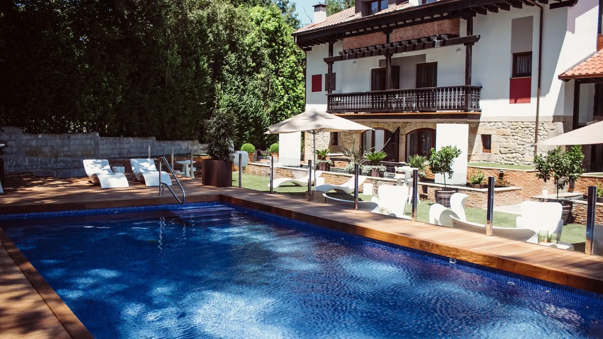Neither Ribadeo nor Llanes: one of the best hotels for summer vacations in northern Spain is in a town in Cantabria.