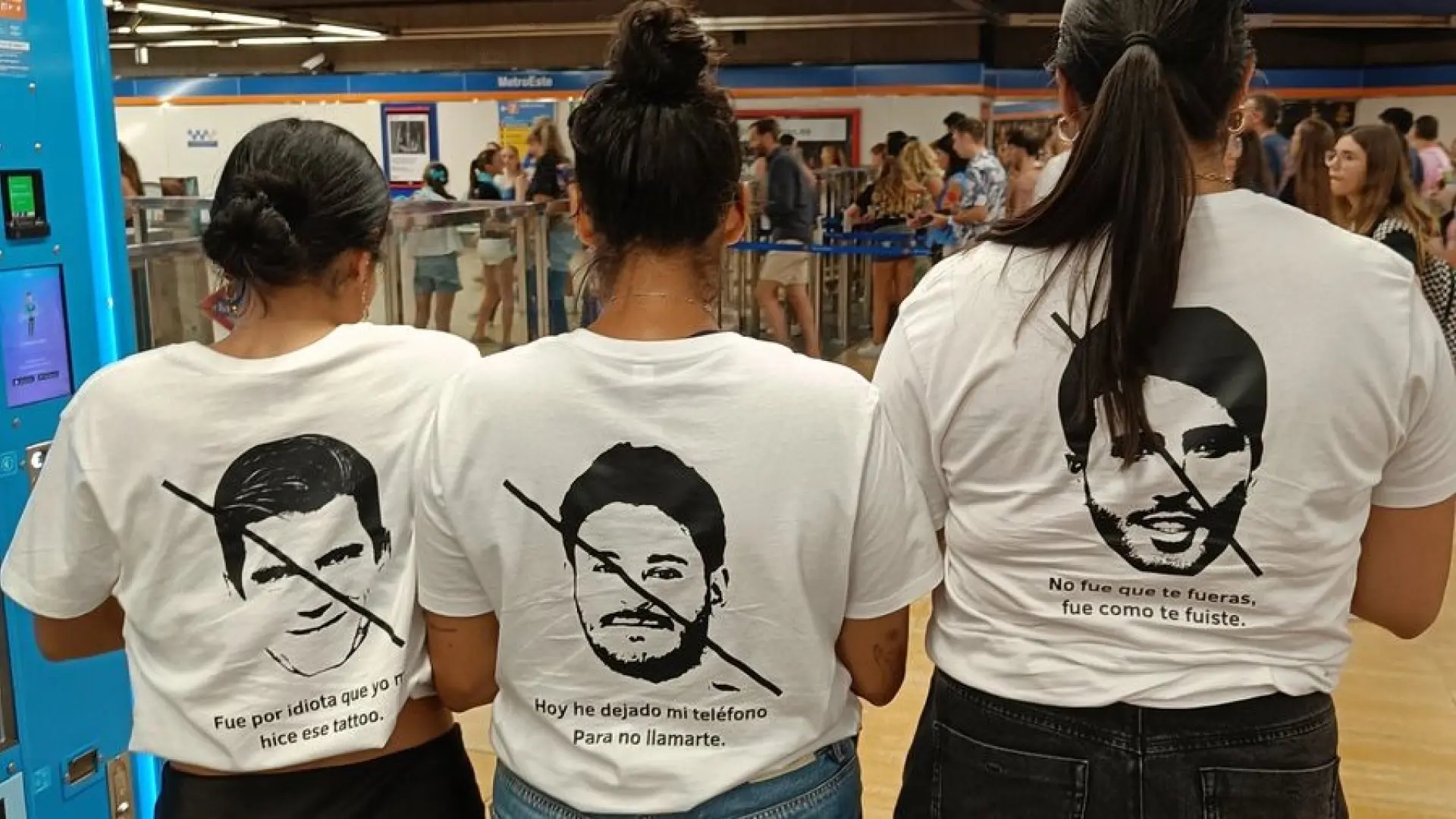 The much-talked-about T-shirts of three of Aitana's fans dedicated to her exes: Cepeda, Miguel Bernardeau, and Sebastián Yatra
