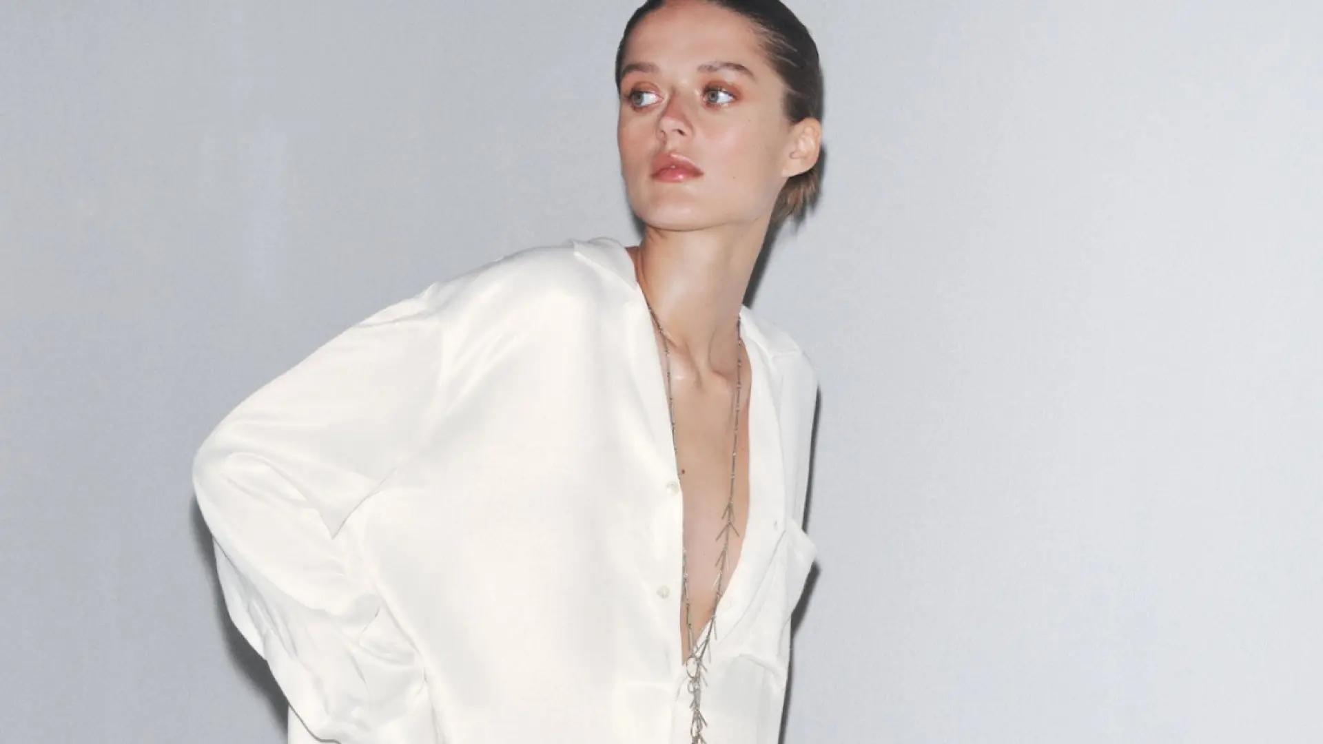 Zara risponde alle critiche per l'utilizzo di modelle "malattia di magrezza": "Devono presentare un certificato medico che attesti la loro buona salute".
