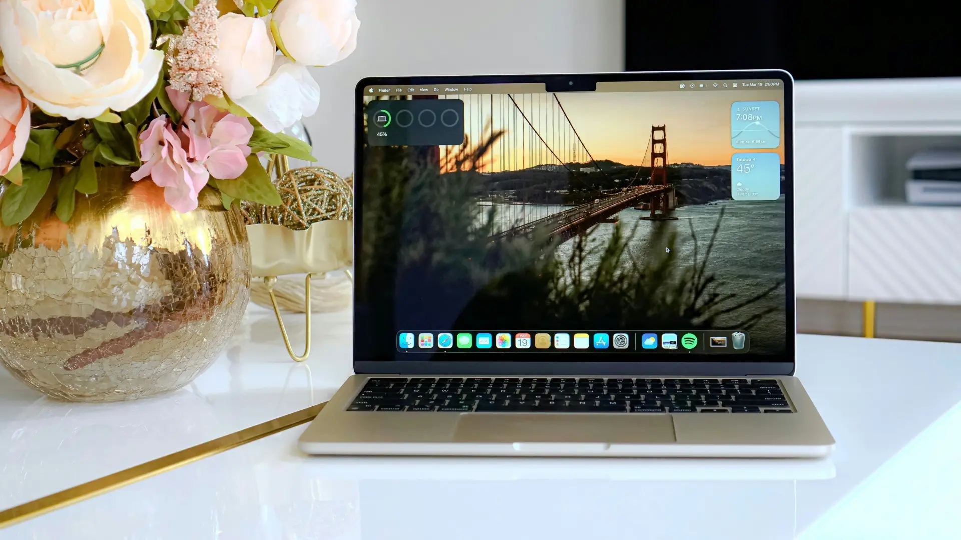 Being a student has its rewards at Apple: how to get €50 off a MacBook Air