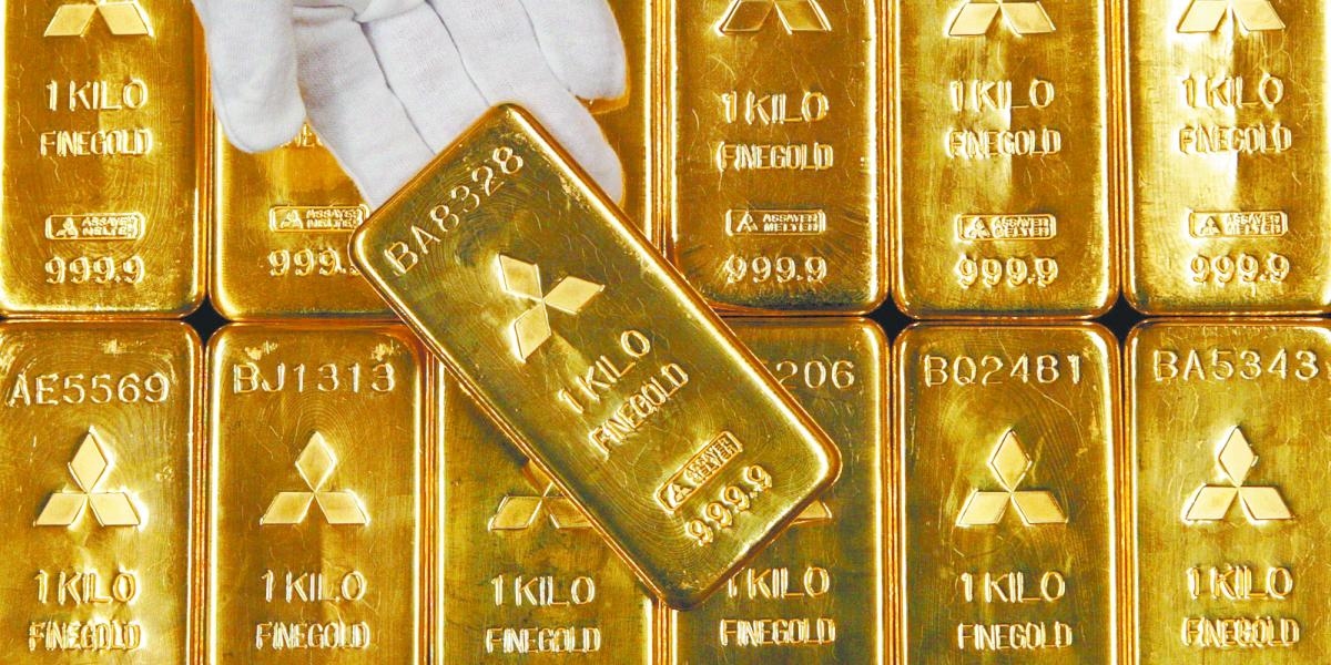 Gold rises more than 1% as Trump imposes new tariffs