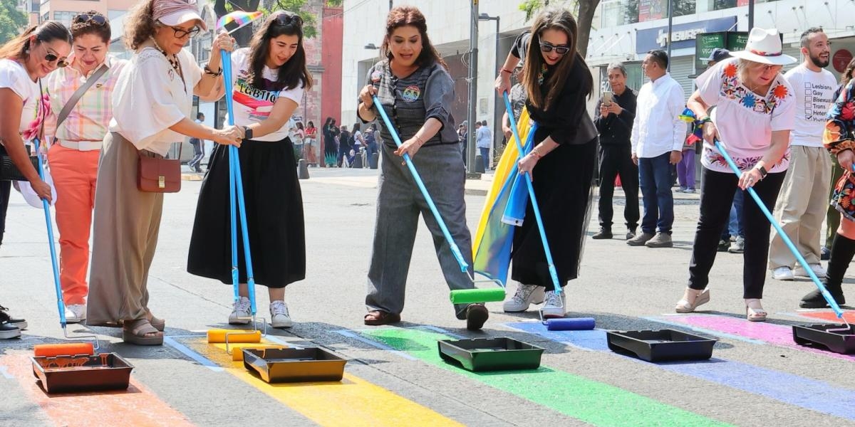 „Vielfalt wird akzeptiert, gefeiert und angenommen“: Clara Brugada erinnert an den Internationalen Tag gegen Homophobie, Lesbophobie, Transphobie und Biphobie 2025