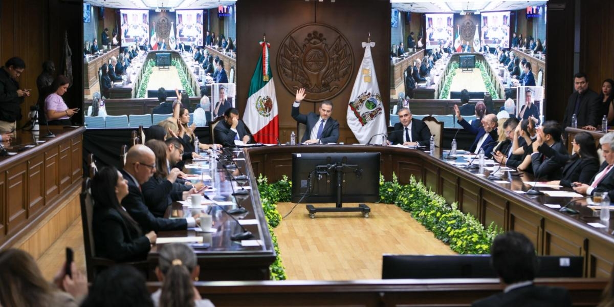 O Conselho Municipal de Monterrey aprova um acordo para liberar o direito de passagem do trem Saltillo-Nuevo Laredo.