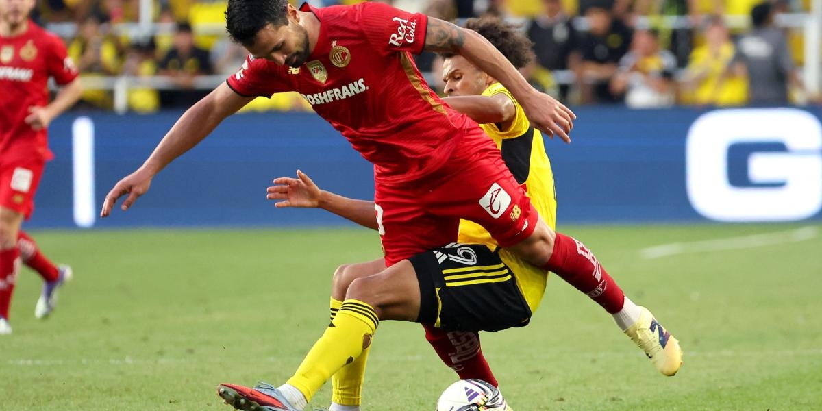 Toluca, Columbus'u penaltılarla yenerken, Puebla ise Lig Kupası açılış maçında New York'u ezici bir üstünlükle mağlup etti.