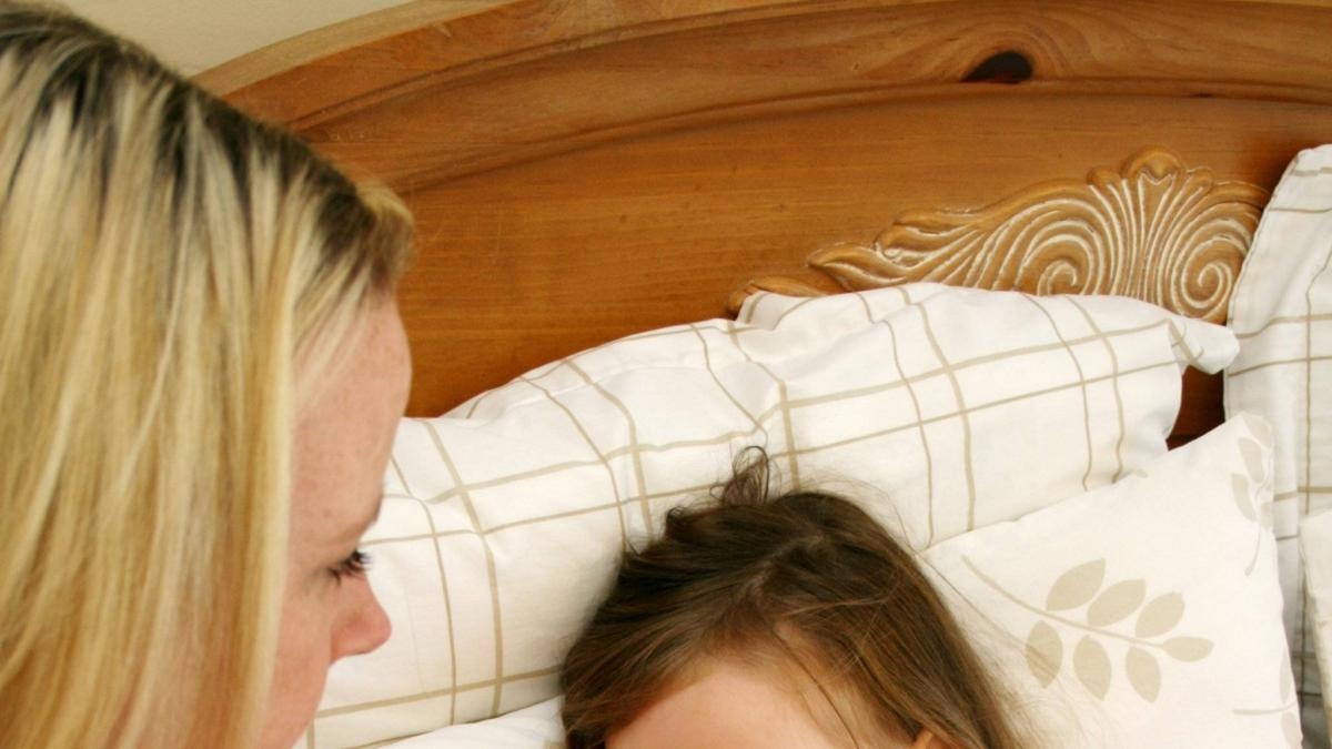 I casi di pertosse stanno aumentando vertiginosamente nel Paese: la malattia rappresenta un rischio soprattutto per i bambini.