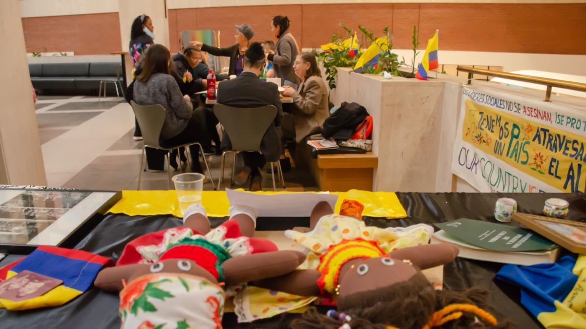 Colombianas migrantes en Europa cuentan su historia en un libro: así es el lado oculto de adaptarse al exterior