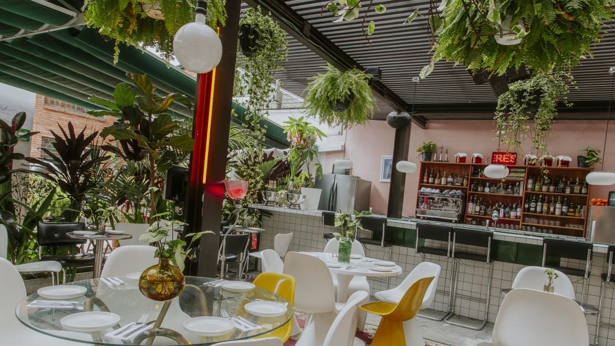 Jardín, die Pastellbar, die die Welt der Cocktails mit Desserts vereint