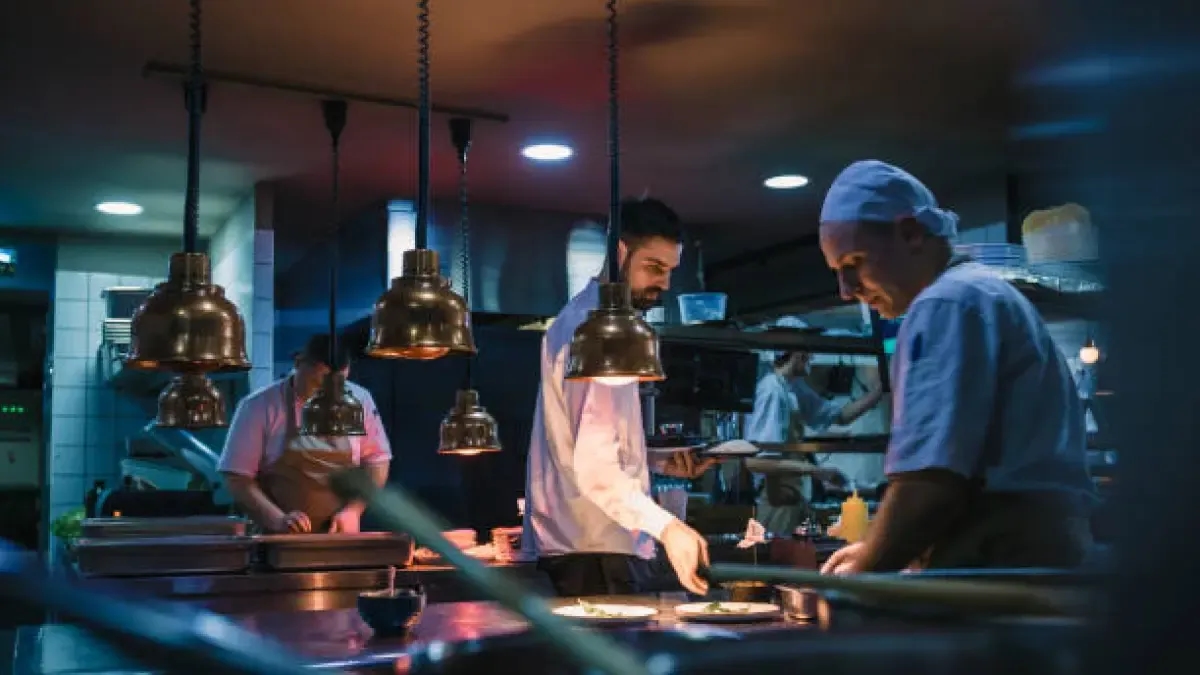 I trucchi in cucina che stanno spopolando su Internet: pratici, intelligenti e perfetti per risparmiare tempo e fatica.