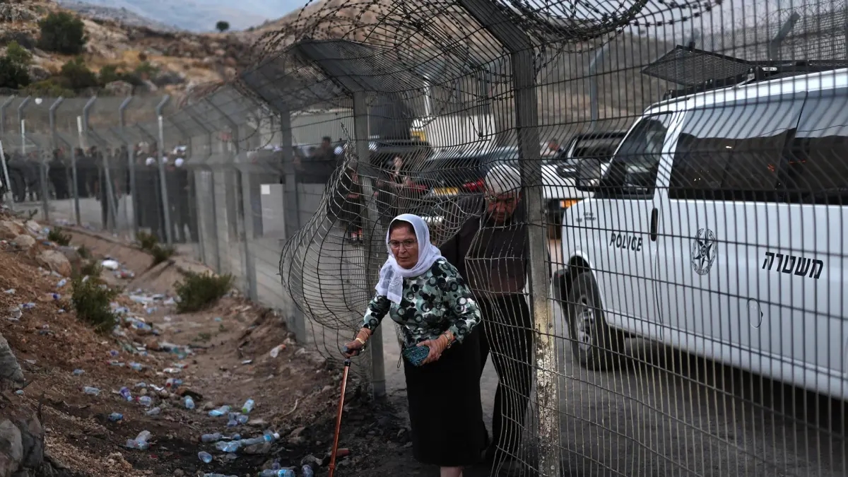 'The new Syrian regime doesn't have control of the entire country': Former Druze colonel explains what's behind the escalating violence there.