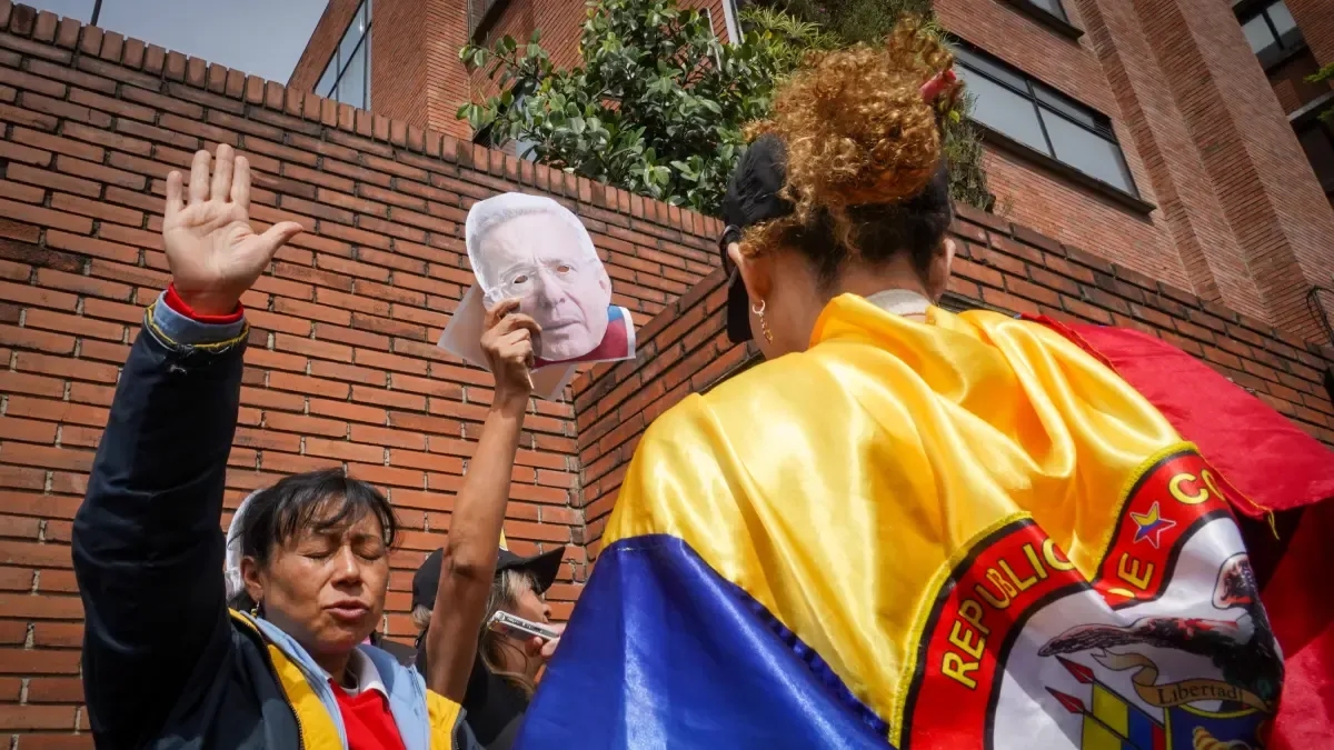 As implicações políticas da condenação do ex-presidente Álvaro Uribe Vélez por dois crimes: uma nova onda de polarização está chegando na Colômbia?